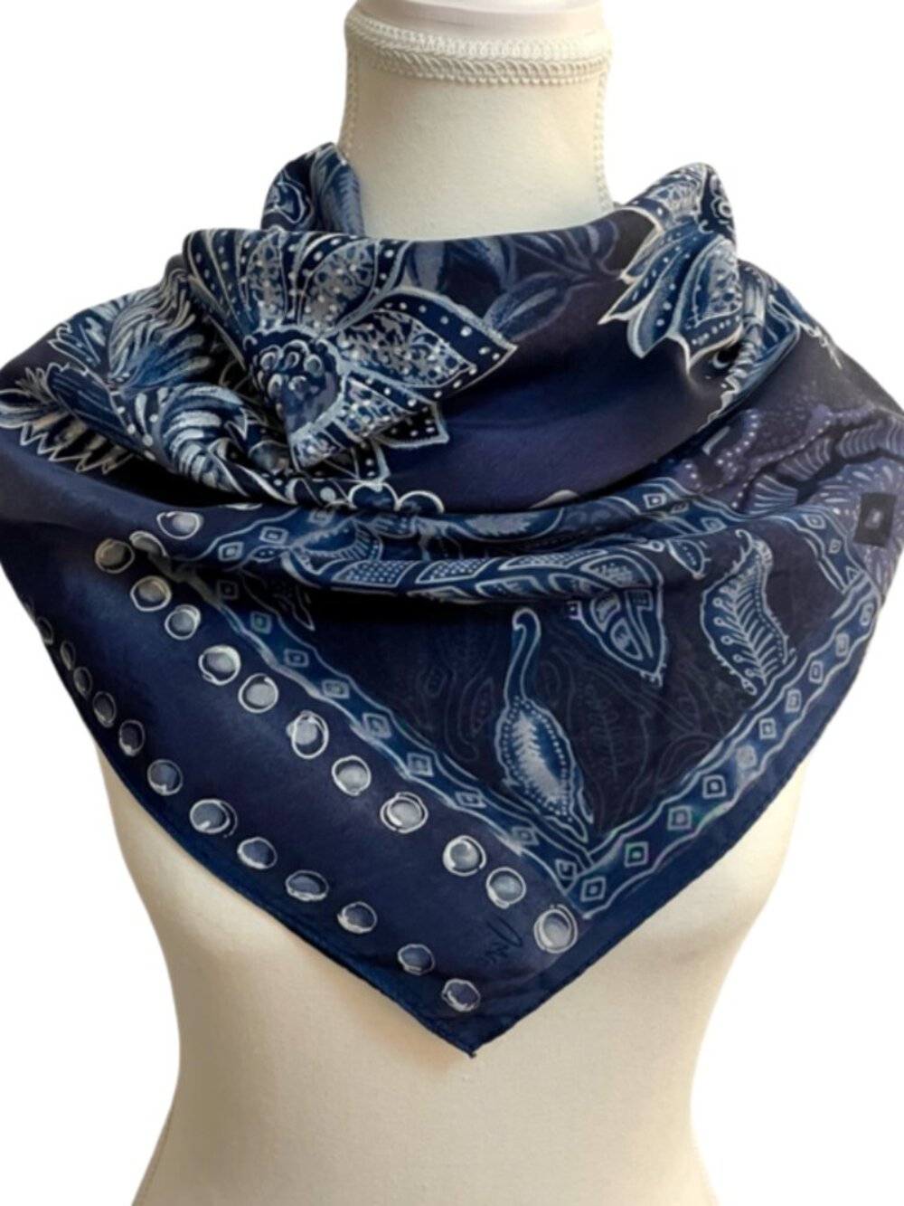 Vera All Silk Blue Floral Scarf Wrap 21 x 29